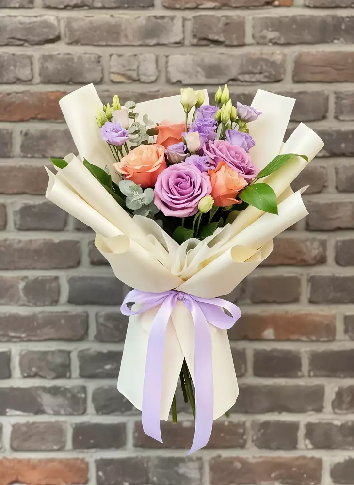 Букет цветов из: Лизиантусы и Розы в Верховье