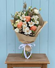 Букет цветов из:  Альстромерии, Лизиантусы, Розы и Хризантемы #REPLACE_PRED# Верховье