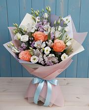 Букет цветов из:  Лизиантусы, Розы, Альстромерии и Гипсофила в Верховье