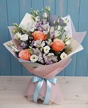 Букет цветов из:  Лизиантусы, Розы, Альстромерии и Гипсофила в Верховье