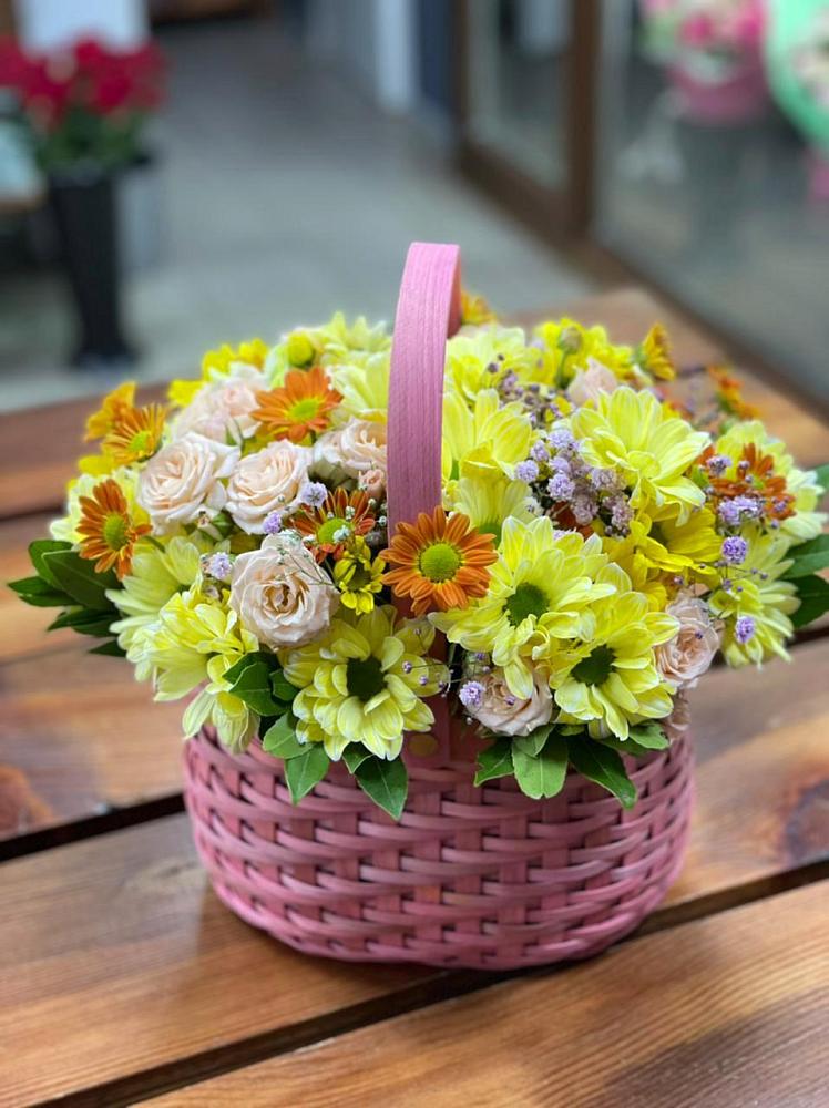 Цветочная композиция из Хризантемы и Розы в корзине в Верховье