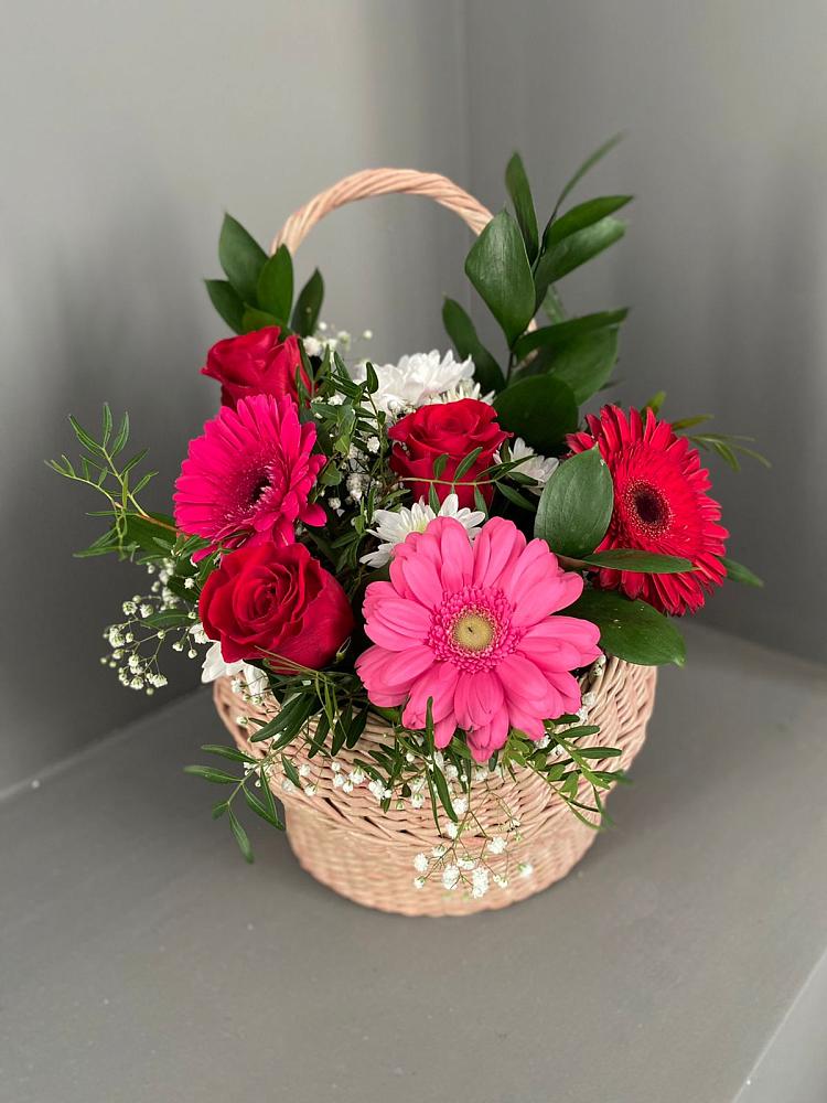 Цветочная композиция из Розы, Хризантемы и Герберы в корзине в Верховье