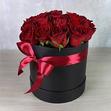 Цветочная композиция из Розы в шляпной коробке в Верховье