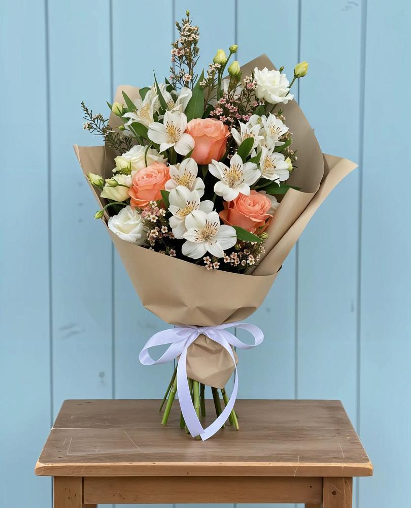 Букет цветов из: Альстромерии, Лизиантусы, Розы и Хризантемы в Верховье